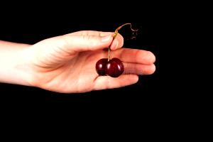 Quantas calorias em 1 Cereja Cerejas Doces?
