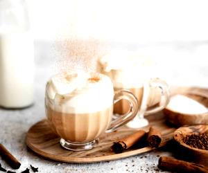 Quantas calorias em 1 Chávena De Bebida De Café Com Abóbora?