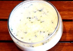 Quantas calorias em 1 colher de sopa (13 ml) Molho para Salada Iogurte com Hortelã?