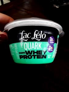 Quantas calorias em 1 colher de sopa (30 g) Queijo tipo Quark com Whey Protein?