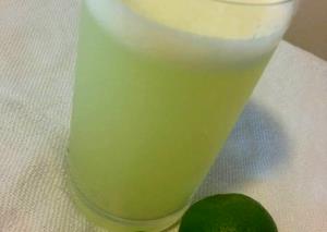 Quantas calorias em 1 copo (200 g) Limonada?