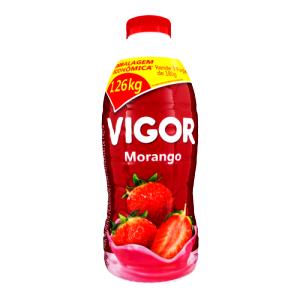 Quantas calorias em 1 copo (200 ml) Iogurte Parcialmente Desnatado de Morango?