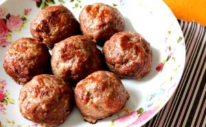 Quantas calorias em 1 Coquetel Almôndegas de Carne de Porco?