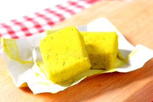 Quantas calorias em 1 Cubo (180 Ml Preparado) Caldo de Galinha?