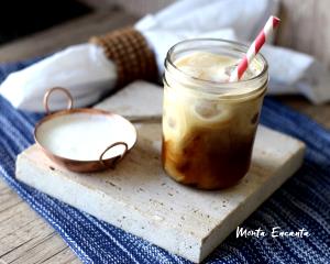 Quantas calorias em 1 Dose (177 G) Café Gelado com Creme de Leite?