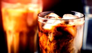 Quantas calorias em 1 Dose (177 G) Café Gelado?