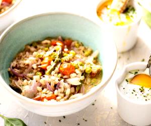 Quantas calorias em 1 Dose Cevadinha Com Legumes De Primavera E Ovos Cocote?