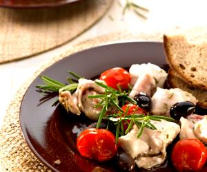 Quantas calorias em 1 Dose Coelho À Moda Do Mediterrâneo?