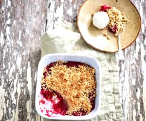 Quantas calorias em 1 Dose Crumble De Amora E Maçã?