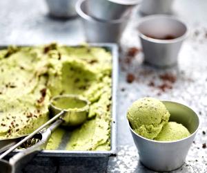 Quantas calorias em 1 Dose Gelado De Abacate, Menta E Chocolate?