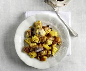 Quantas calorias em 1 Dose Kaiserschmarrn (Panquecas De Passas)?