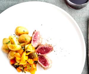 Quantas calorias em 1 Dose Lombo De Borrego Com Chutney De Legumes E Batata Corada?
