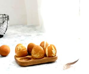 Quantas calorias em 1 Dose Ovos Tingidos De Encarnado?