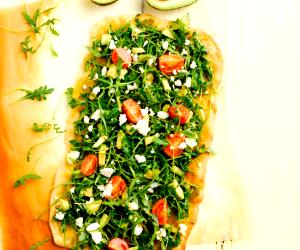 Quantas calorias em 1 Dose Piza Fresca Com Pesto De Pistácio?