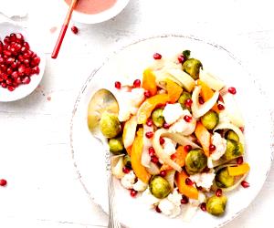 Quantas calorias em 1 Dose Salada Legumes Com Molho De Romã?