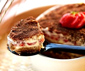 Quantas calorias em 1 Dose Tiramisú De Chocolate E Morango?