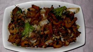 Quantas calorias em 1 fatia (20 g) Tikuwa?