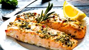 Quantas calorias em 1 Filé Médio Salmão no Forno ou Grelhado?
