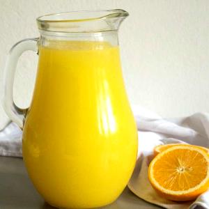 Quantas calorias em 1 Fruta (159,0 G) Laranja com casca?