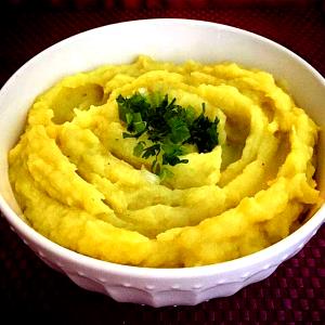 Quantas calorias em 1 Lb Batata-Doce (Puré, Enlatado)?