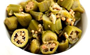 Quantas calorias em 1 Oz Quiabo Cozido?