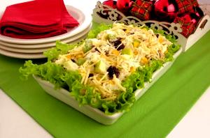 Quantas calorias em 1 Oz Salada de Alface com Vegetais Variados?