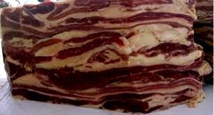 Quantas calorias em 1 Pedaço, Grande Carne de Vaca Seca (Jabá)?
