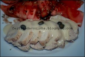 Quantas calorias em 1 pegada (15 g) Peito Cozido de Peru?