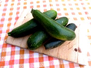Quantas calorias em 1 Pequena Courgete?