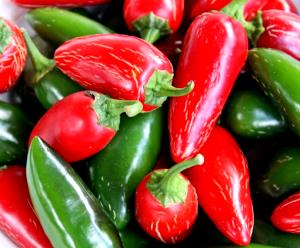 Quantas calorias em 1 Pimenta Pimentas Jalapeno?