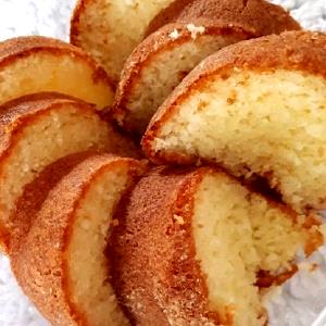 Quantas calorias em 1 Polegada Cúbica Bolo de Arroz?