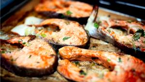 Quantas calorias em 1 Polegada Cúbica, Com Espinhas (Produto Após Espinhas Removidas) Peixe no Forno ou Grelhado?