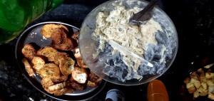 Quantas calorias em 1 porção (10 g) Patê de Frango com Abacaxi?