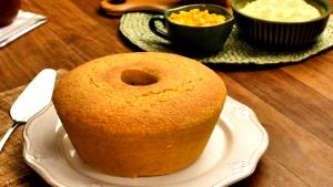 Quantas calorias em 1 Porção (50 G) Bolo de Milho?
