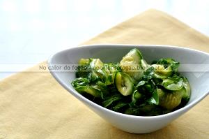 Quantas calorias em 1 Porção Abobrinha italian com casca crua?