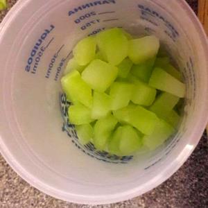Quantas calorias em 1 Porção Chuchu sem casca cozido com sal drenado?