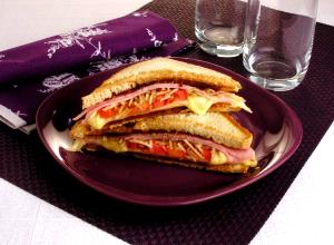 Quantas calorias em 1 Porção Misto-quente ou frio?