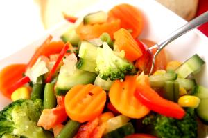 Quantas calorias em 1 Porção Salada vegetais cozidos - couve-flor cenoura vagem sem tempero sem sal?