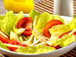 Quantas calorias em 1 Porção Salada vegetais crus alface tomate cebola com molho de salada - salsa suco de limão azeite de oliva com sal?