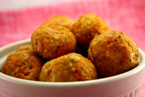 Quantas calorias em 1 Porçoes Almondega De Frango Light?