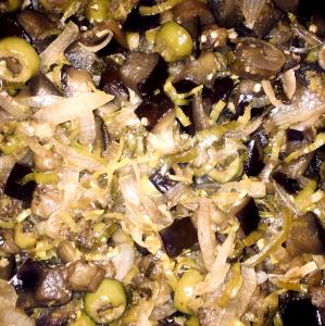 Quantas calorias em 1 Porçoes Antepasto De Berinjela Sem Pimentão?