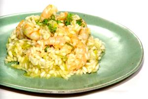 Quantas calorias em 1 Porçoes Arroz Com Camarão E Alho Poró?