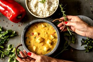 Quantas calorias em 1 Porçoes BOBÓ DE FRANGO OU GALINHA ATOLADA?