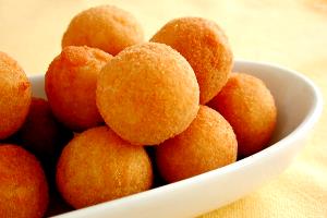 Quantas calorias em 1 Porçoes Bolinha De Queijo Sem Fritar?