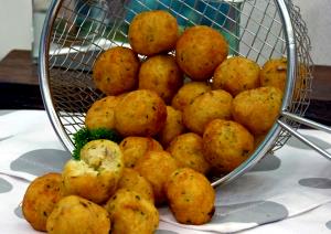Quantas calorias em 1 Porçoes Bolinho De Bacalhau Sem Erro?