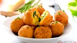 Quantas calorias em 1 Porçoes Bolinhos De Batata Doce Com Peito De Peru?