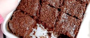 Quantas calorias em 1 Porçoes Bolo De Chocolate Fritz E Frida?