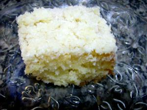 Quantas calorias em 1 Porçoes Bolo Toalha Felpuda De Liquidificador?
