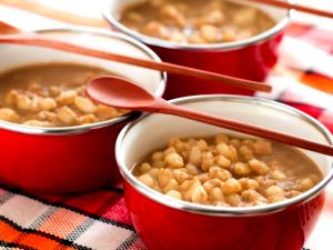 Quantas calorias em 1 Porçoes CANJICA COM AÇÚCAR MASCAVO?