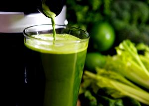 Quantas calorias em 1 Porçoes Cha Verde (Couve,Agrião,Salsinha E Gengibre)?